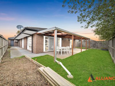 81 Charlbury Crescent, Cranbourne North