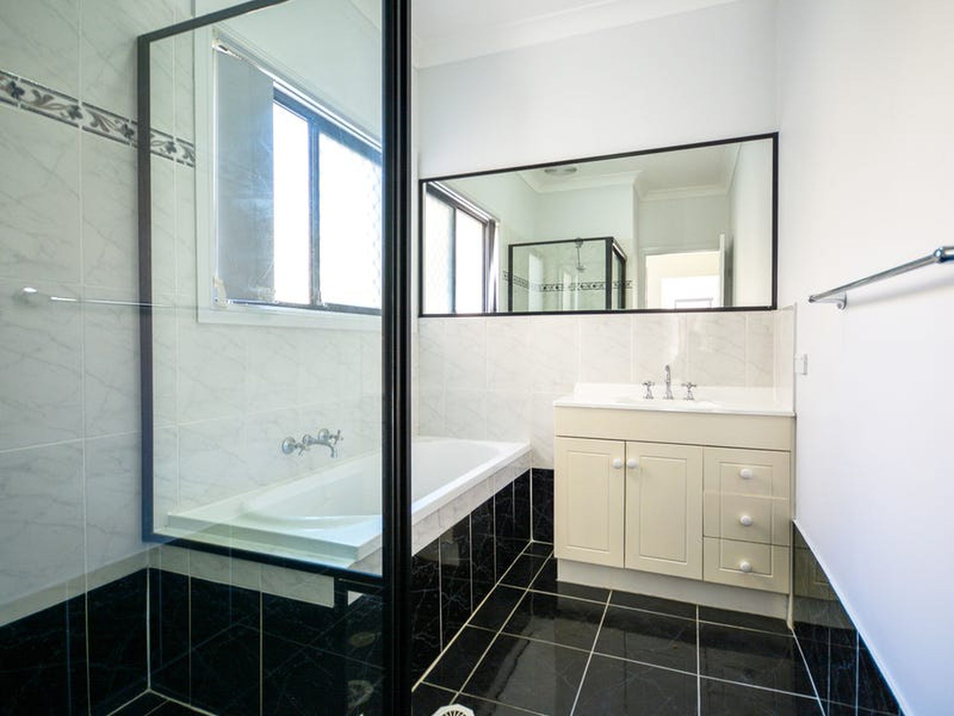 8 Forest Ridge Court, Springfield Lakes