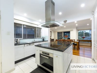 9 Terang Avenue, Burwood East