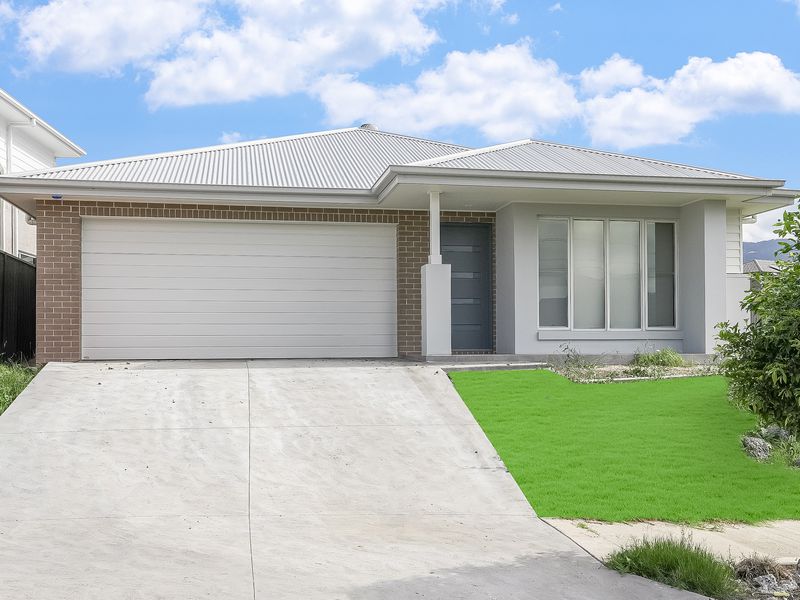 12 White Cedar Circuit, Huntley