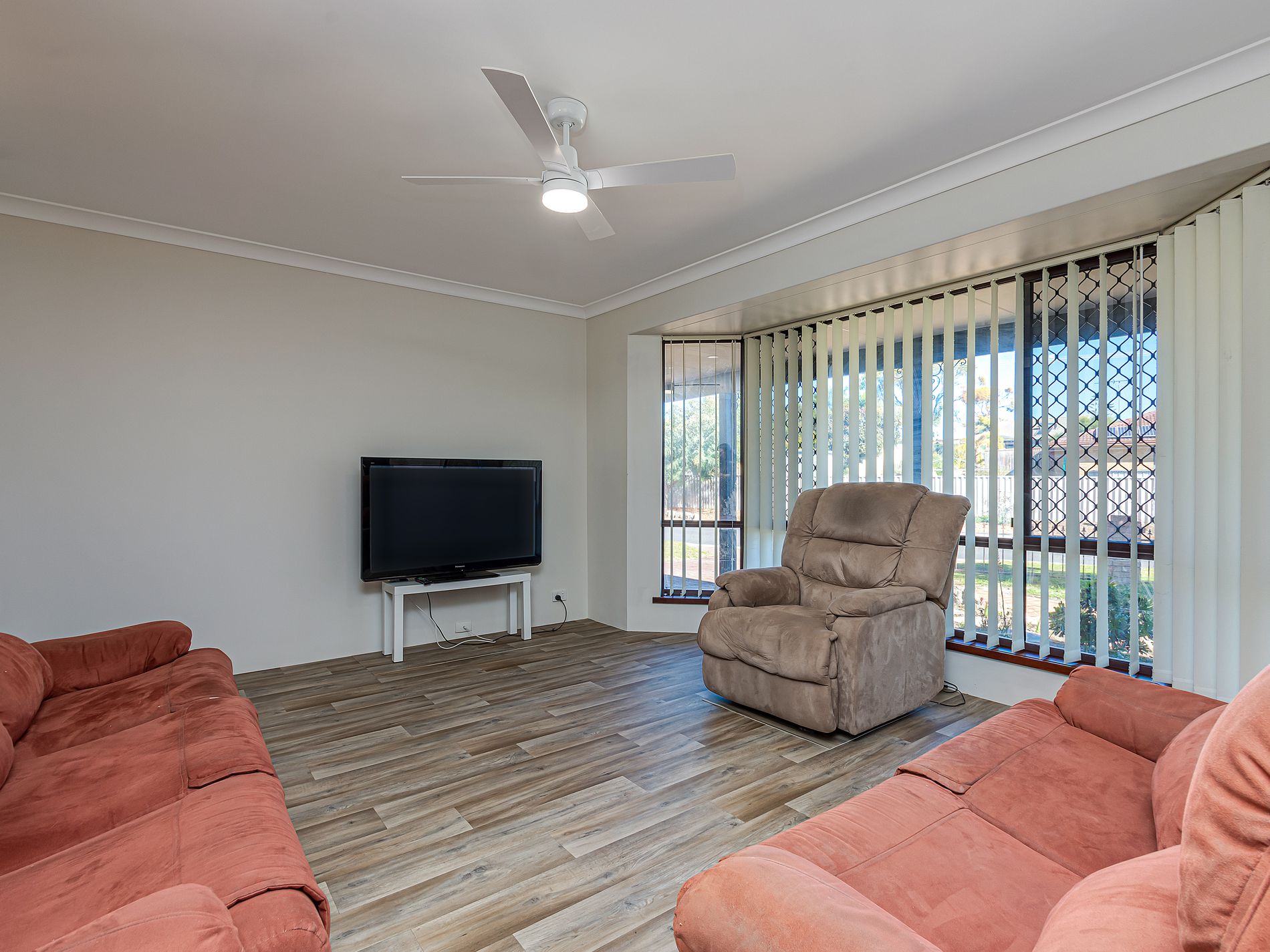 1 Newquay Close, Yanchep