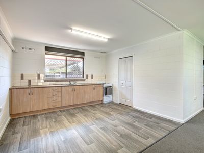 2 / 7 Todd Avenue, Murray Bridge