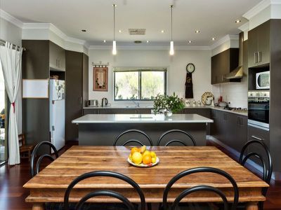 10 Vine Street, Holbrook