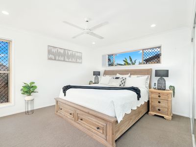 16  Milkman Way, Kawungan