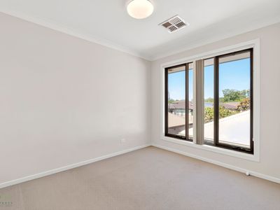 43 Lakeside Parade, Jordan Springs