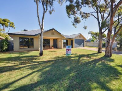 20 Riverina Way, Hannans