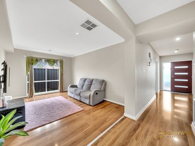 4 Uralla Street, Manor Lakes