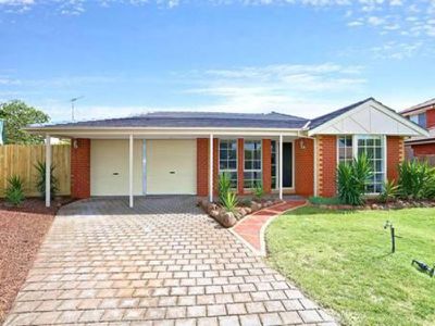 6 Daley Court, Brookfield