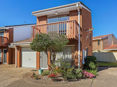 1 / 5 Commerce Drive, Lake Illawarra