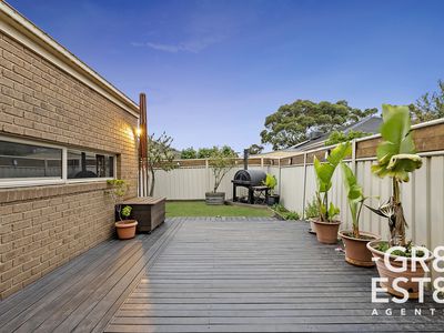 8 Kemsley Green, Cranbourne East