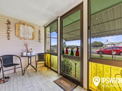 152 Main Street, Lowood