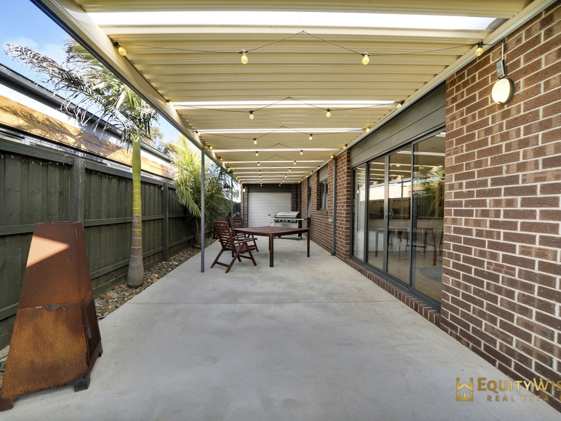 40 Holyoake Parade, Manor Lakes