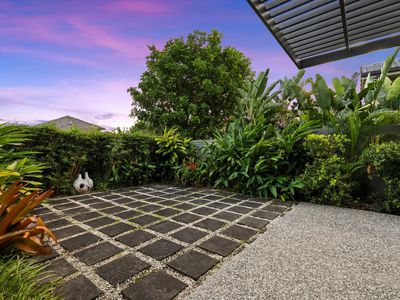 8 Carling Court, Raby Bay