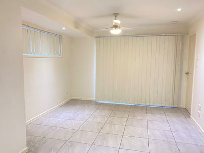 1 / 2a Groeschel Court, Goodna