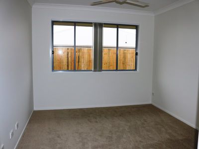 12 O'CONNELL Parade, Urraween