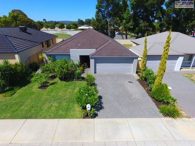 11 Holywell St, Middle Swan