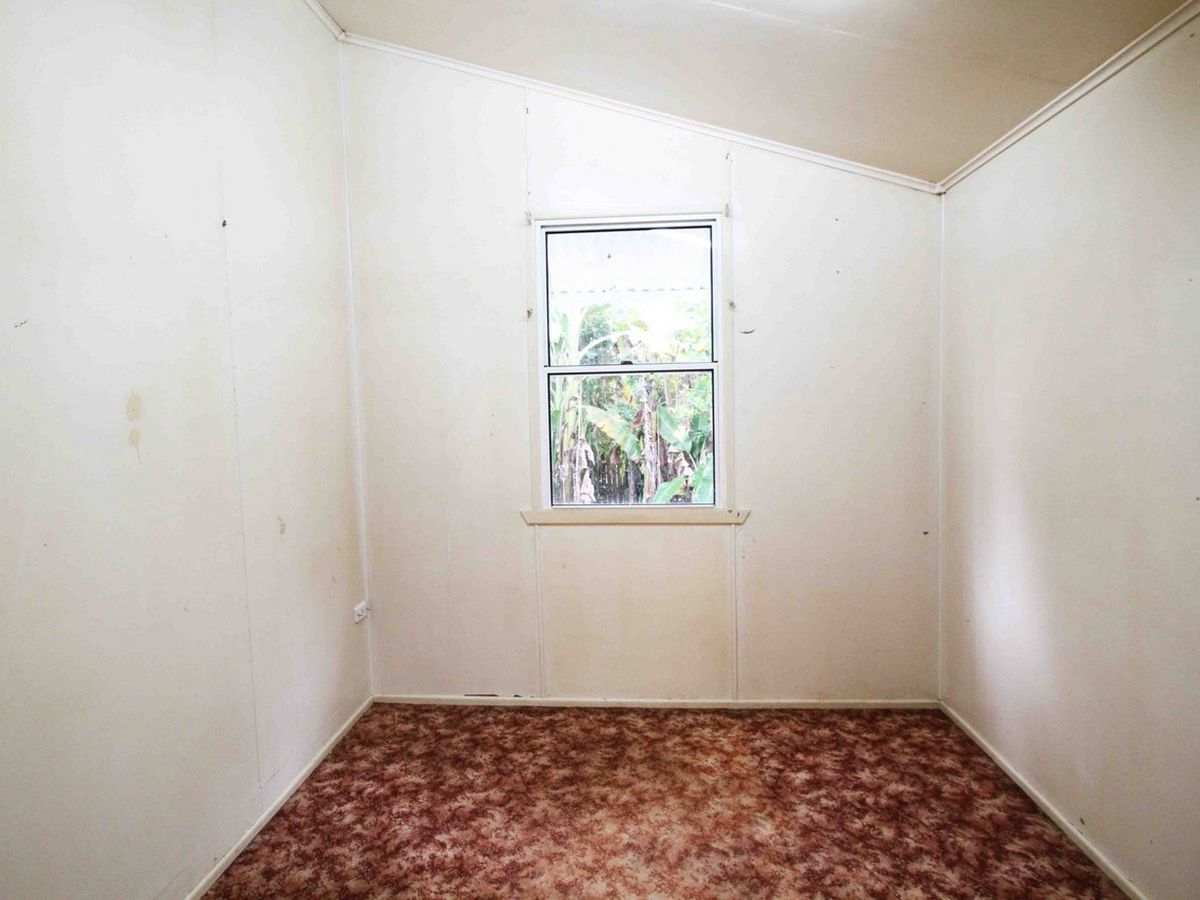 38 WEAVER STREET, Atherton