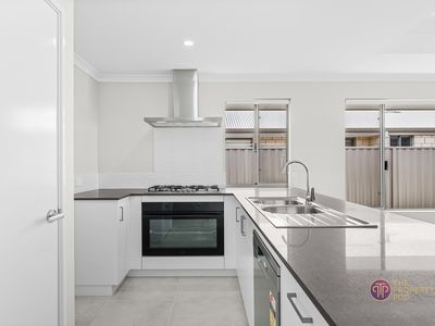 8 Henricus Avenue, Henley Brook