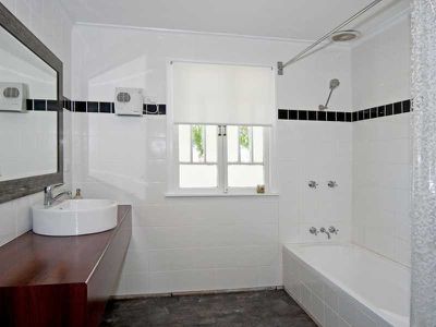 24 Downs Street, North Ipswich