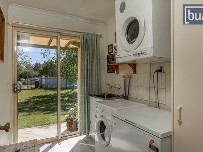 2 Pell St, Howlong