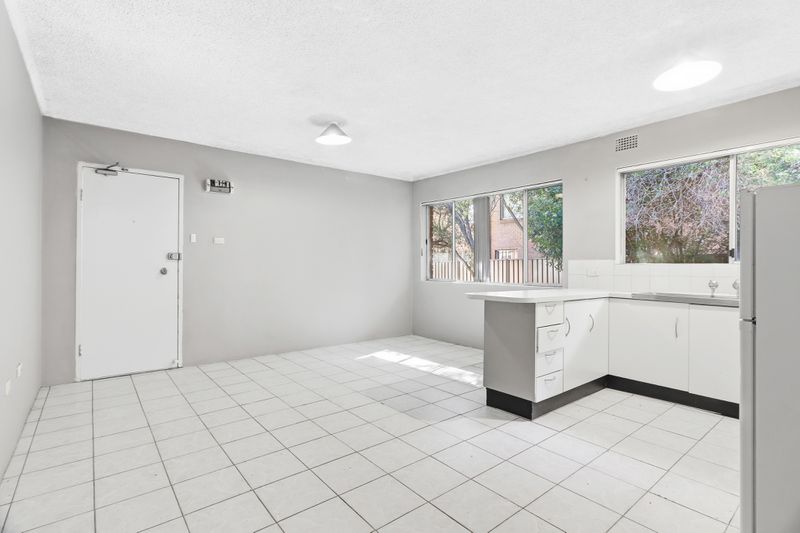 4 / 20 Bringelly Road , Kingswood