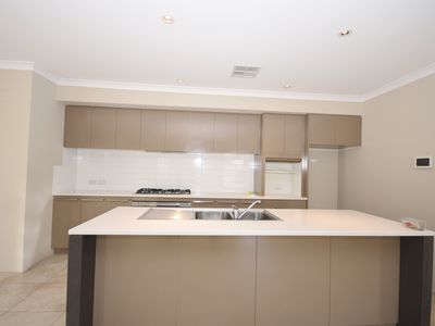 84 Congenial Loop, Atwell