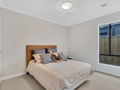 9 Anja Way , Clyde North