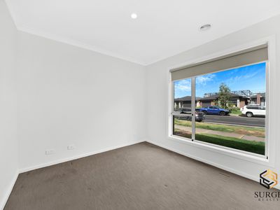 50 Adelong Boulevard, Cobblebank