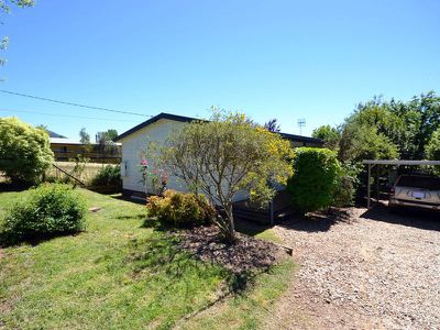6 Myrtle Street, Tawonga South