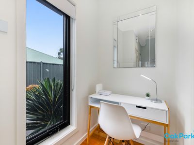 2 / 5 Margaret Street, Oak Park