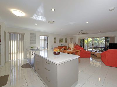 12 Honeyeater Ct, Woodgate