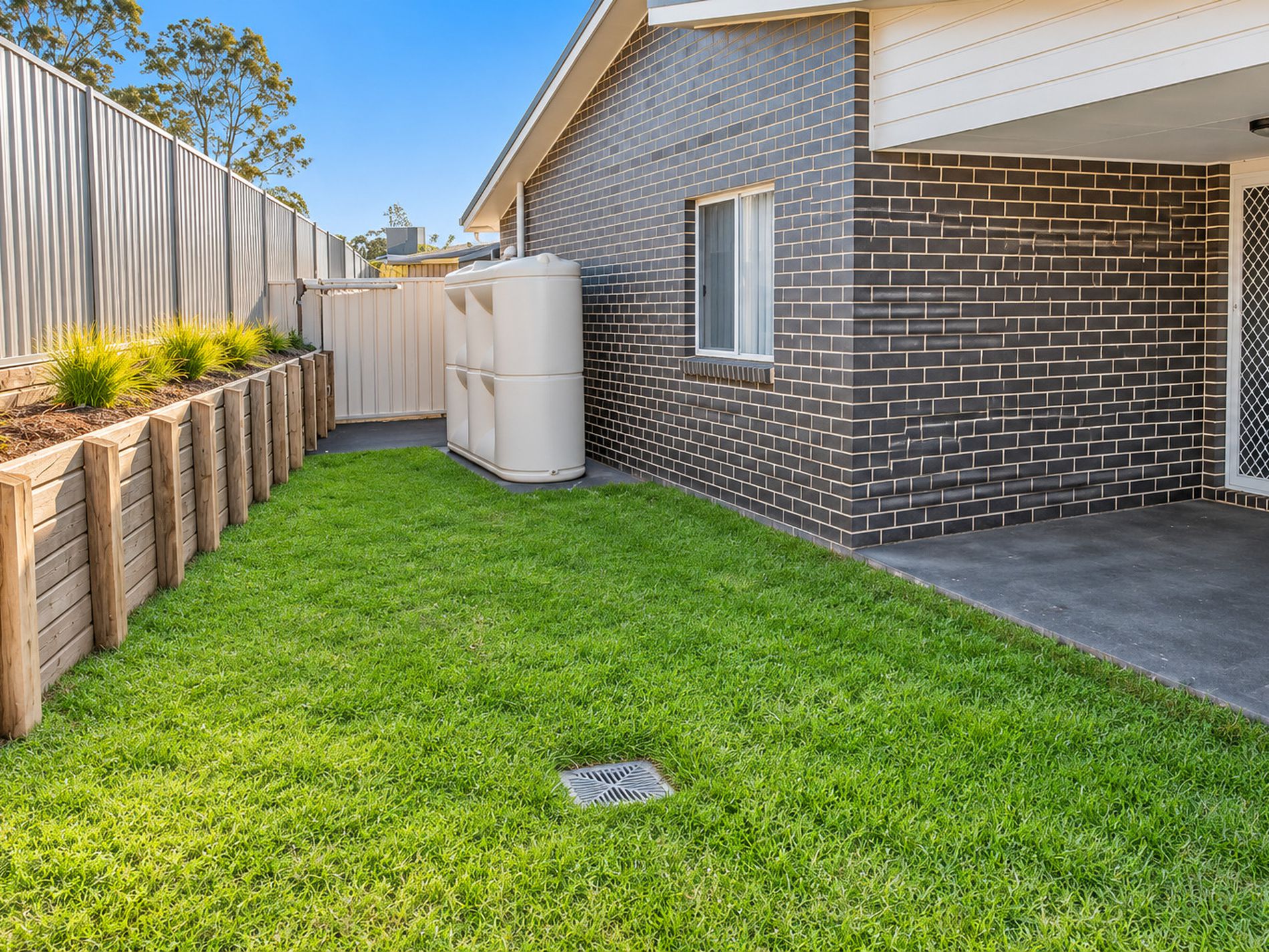 6 Darlaston Avenue, Thornton