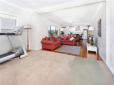 18 Mount St, Mount Saint Thomas