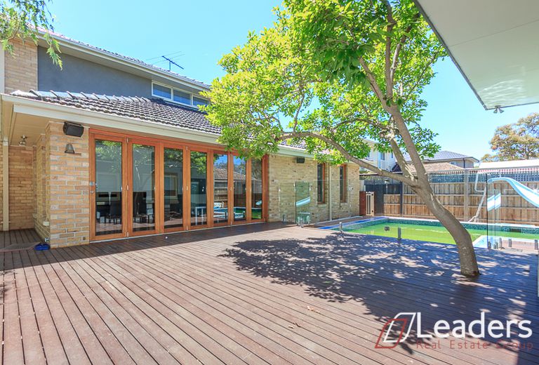 88 ESSEX ROAD, Mount Waverley