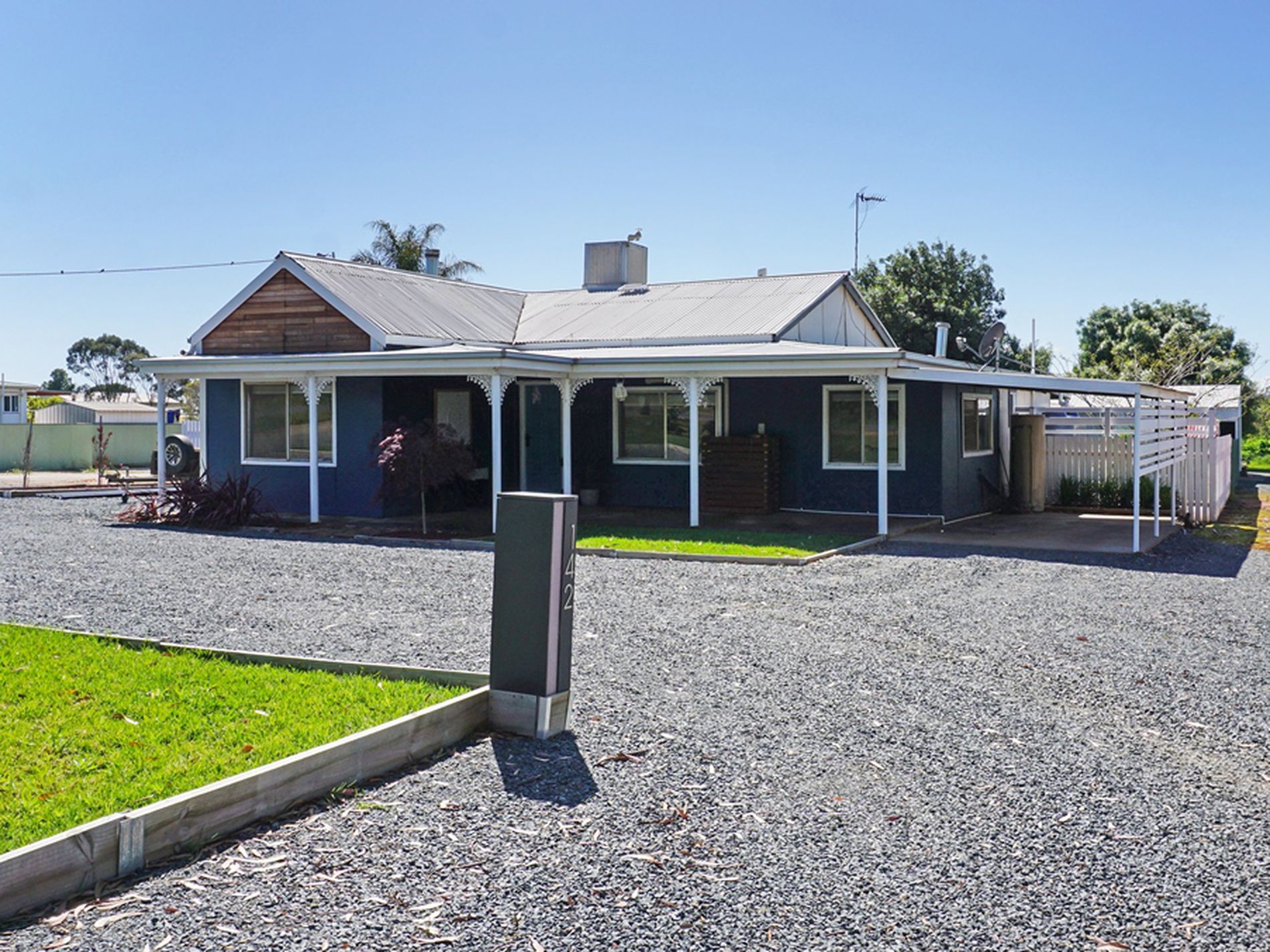 142 Ungarie Road, West Wyalong