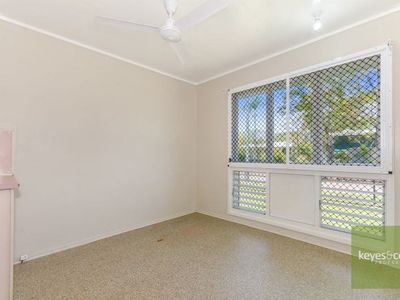 8 Eura Court, Mount Louisa