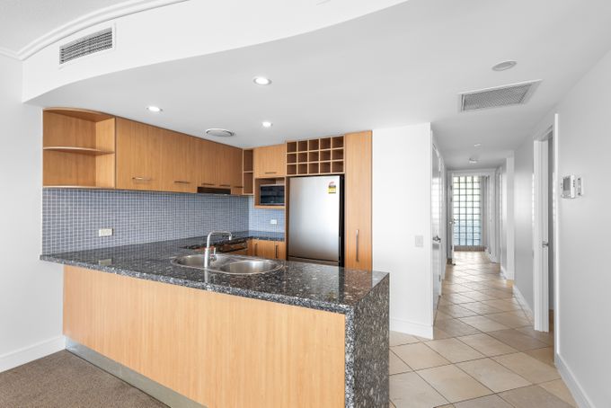 unit 204 / 13 Nicklin Way, Minyama