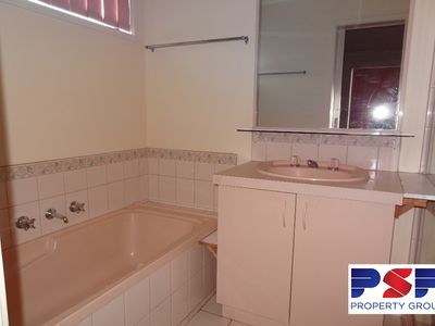 6 Wycombe Way, Werribee