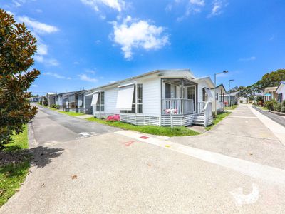 81 / 2 MacLeay Drive, Halekulani