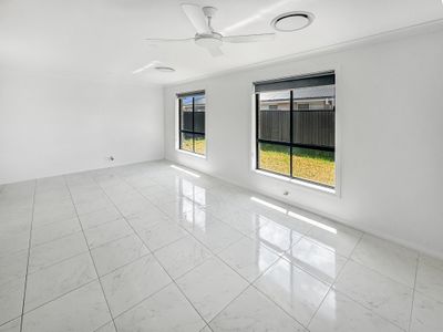 13 Sea Crescent, Dubbo