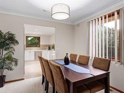 16 Jull Parade, Ringwood North