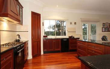 7 Valley Drive, Beaconsfield Upper