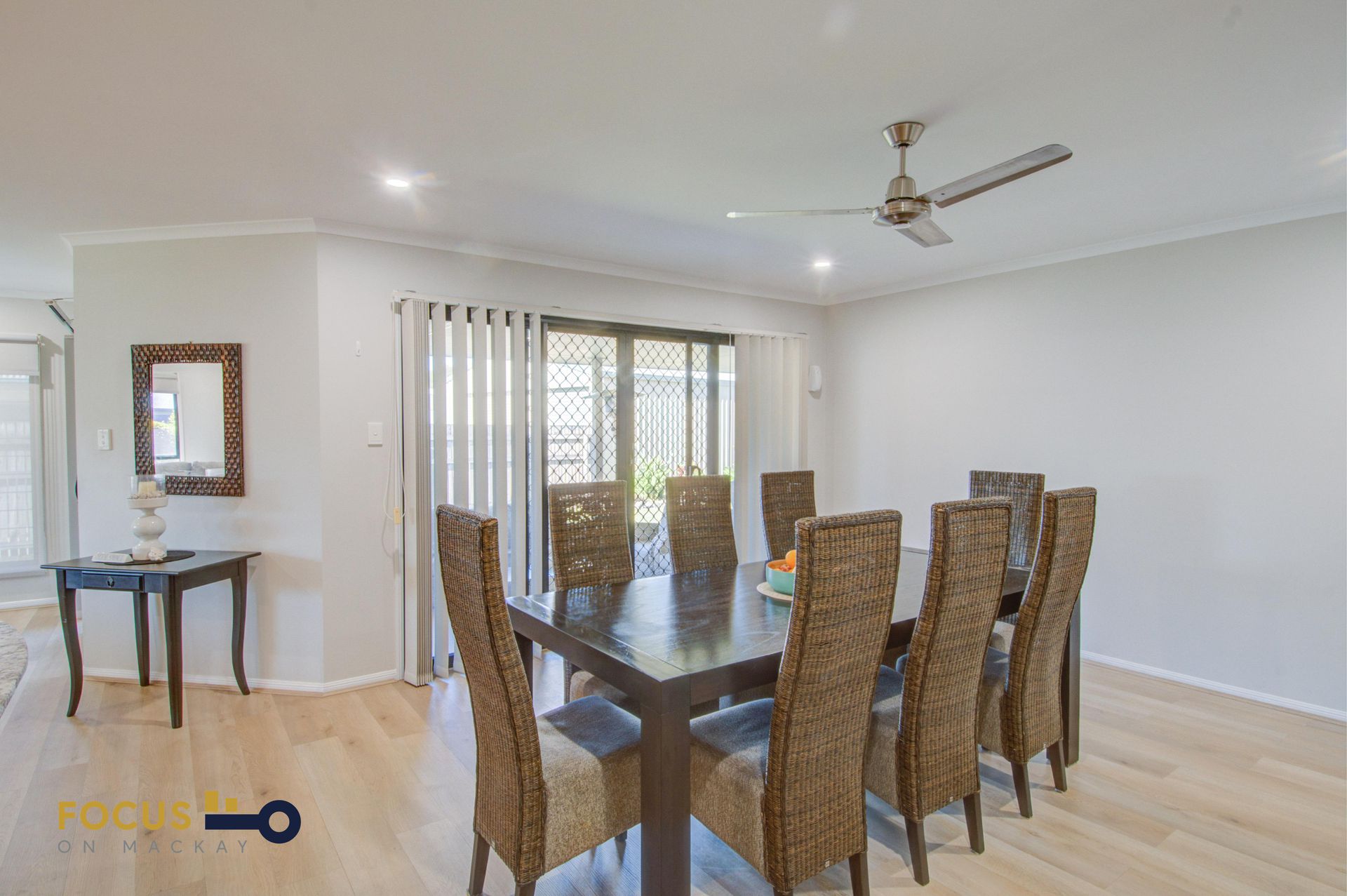 1 Kensington Court, Glenella