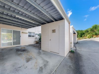 9 / 11 Island Close, Cannonvale