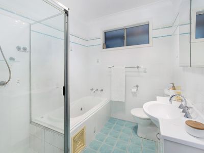 1 Malin Road, Oak Flats