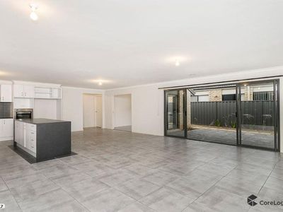 47 Balcombe Drive, Manor Lakes