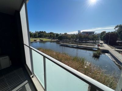 5 / 2 Dressler Court, Holroyd