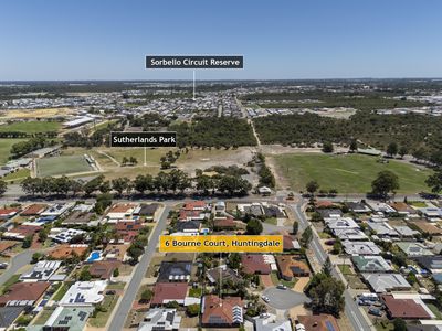 6 Bourne Court, Huntingdale