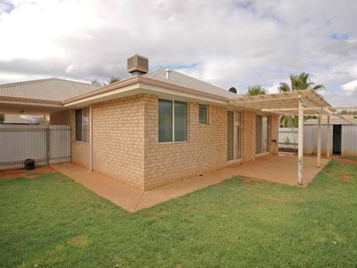 2B Carlyle Court, Boulder