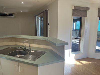 10 Dendle Street, Leopold